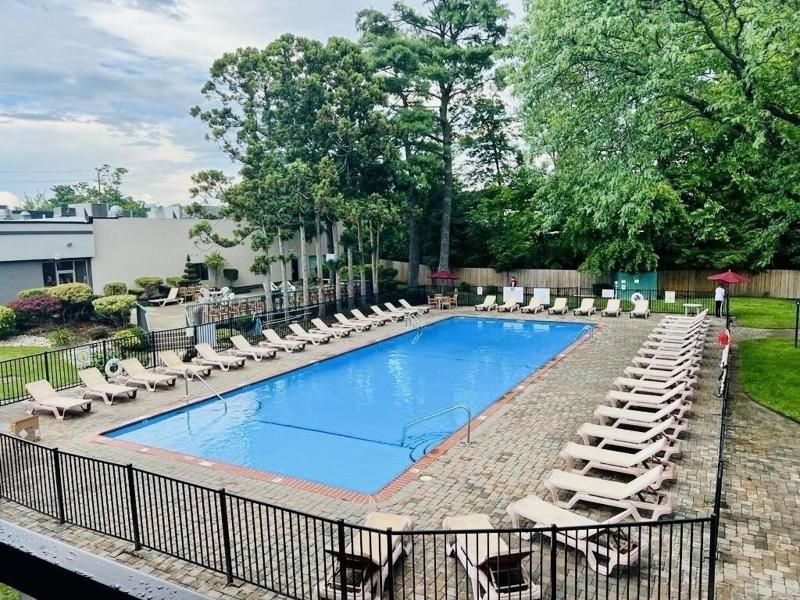 Quality Inn Wayne - Havuz