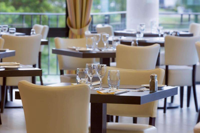 Brit Hotel Du Lac St Paul Les Dax - Restoran