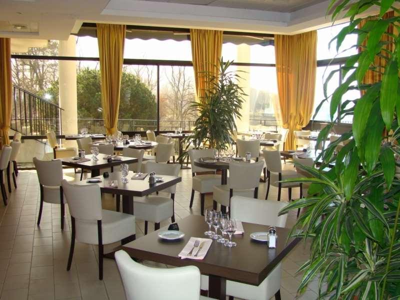 Brit Hotel Du Lac St Paul Les Dax - Restoran