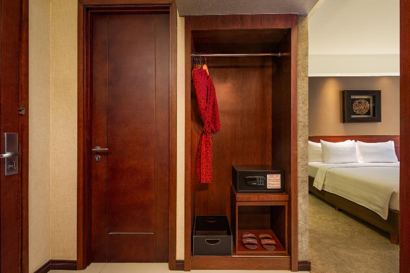 The Alana Yogyakarta Hotel and Convention Center - Oda