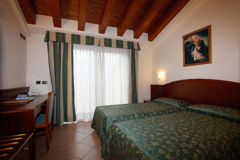 Garda Family House - Oda