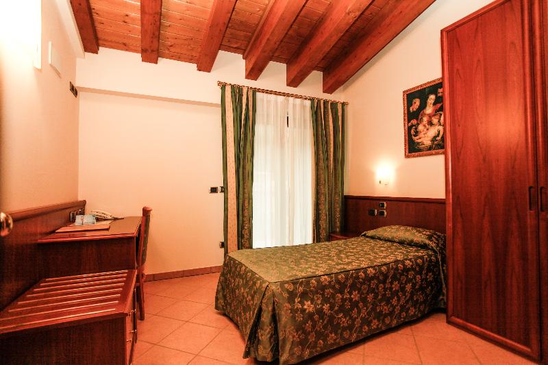 Garda Family House - Oda