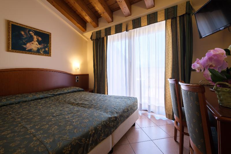 Garda Family House - Oda