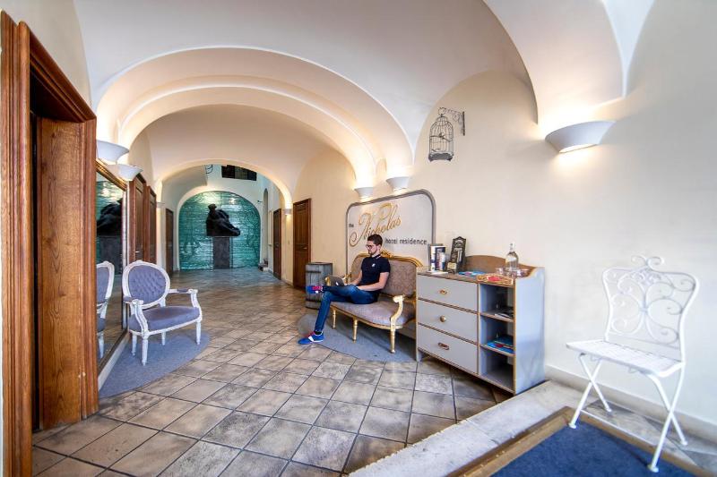 The Nicholas Hotel Residence - Lobi