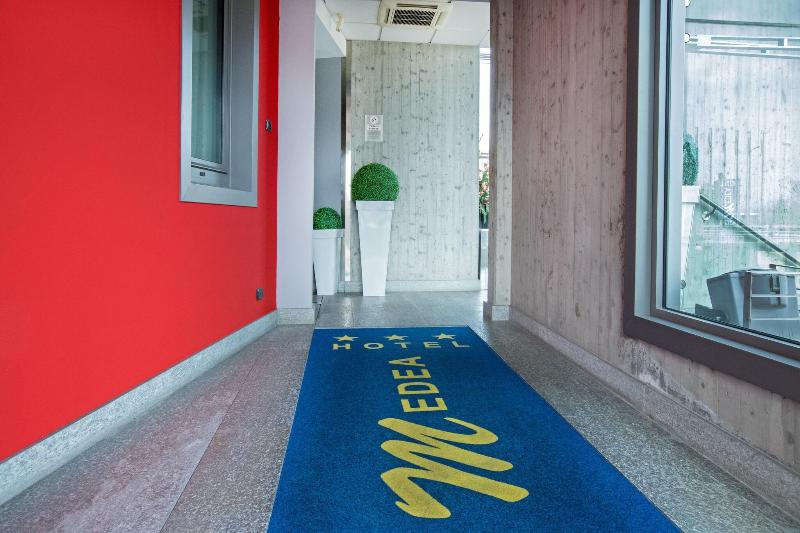 Hotel Medea - Lobi