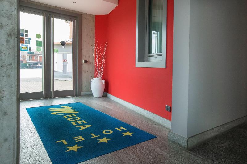 Hotel Medea - Lobi