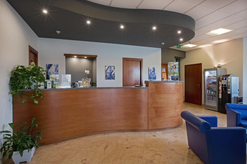Hotel Medea - Lobi