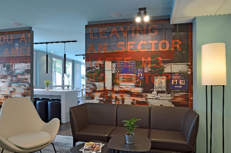 B&B Hotel Berlin-Dreilinden - Lobi