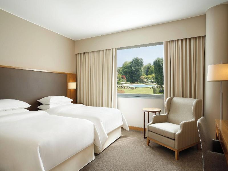 Sheraton Lake Como - Oda