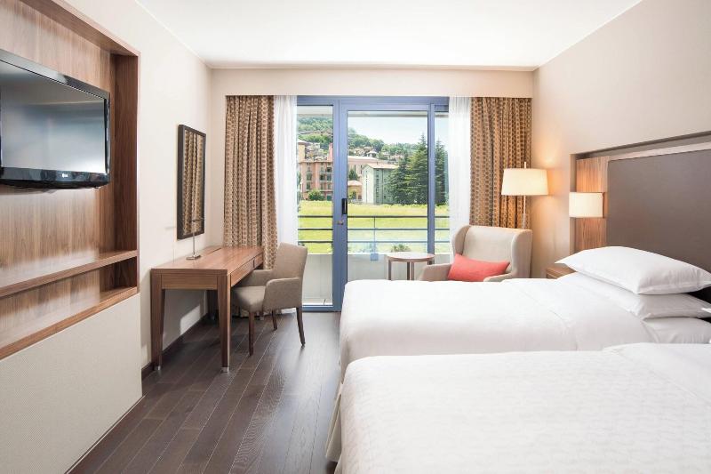 Sheraton Lake Como - Oda