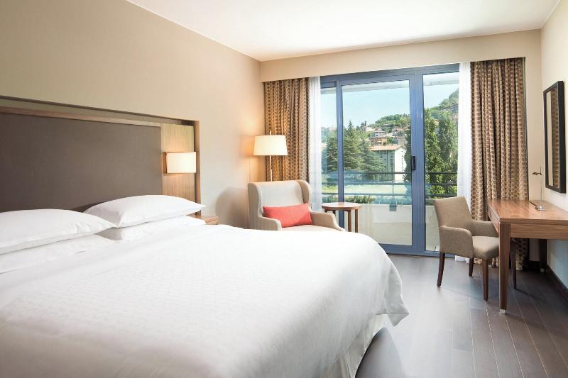 Sheraton Lake Como - Oda
