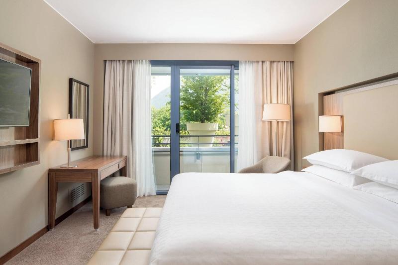 Sheraton Lake Como - Oda