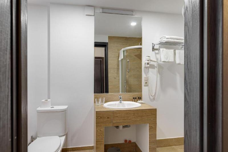 Tbilisi Art Hotel - Oda