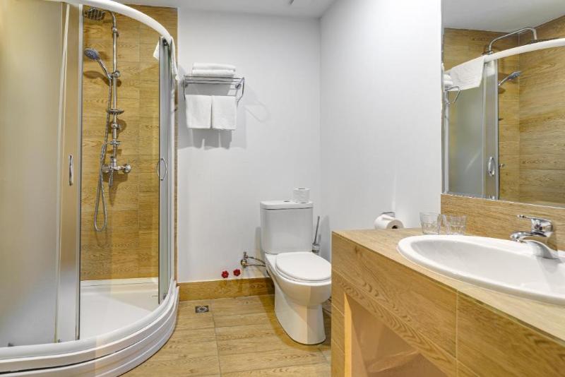 Tbilisi Art Hotel - Oda
