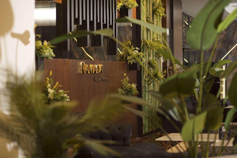 Ramada Hotel & Suites by Wyndham Istanbul Merter - Lobi