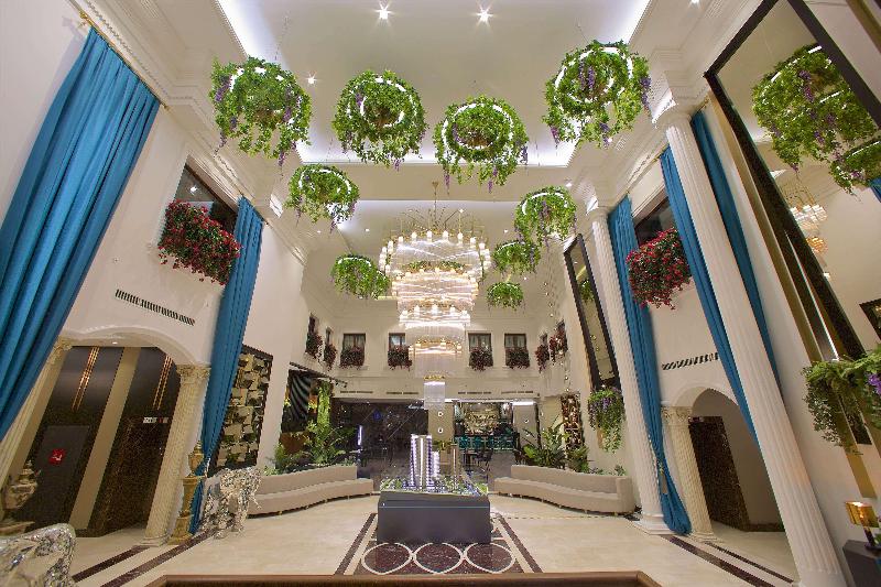 Ramada Hotel & Suites by Wyndham Istanbul Merter - Lobi
