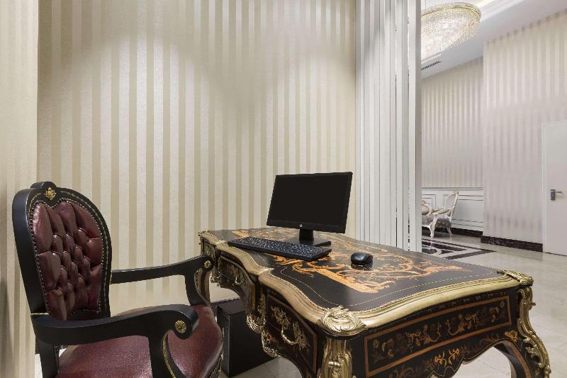 Ramada Hotel & Suites by Wyndham Istanbul Merter - Toplantı