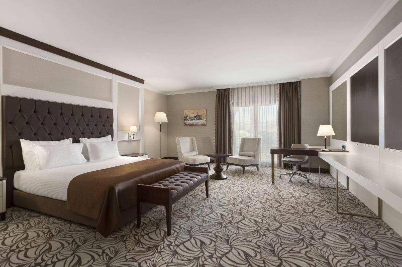 Ramada Hotel & Suites by Wyndham Istanbul Merter - Oda