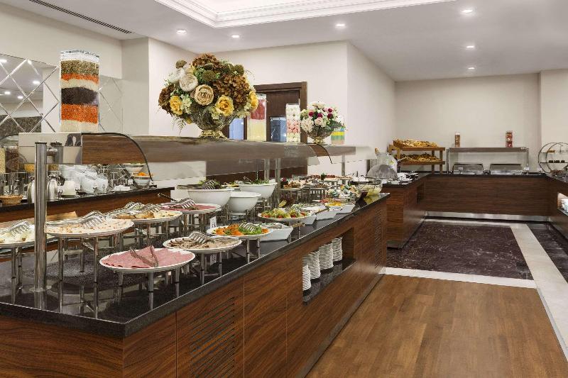 Ramada Hotel & Suites by Wyndham Istanbul Merter - Restoran