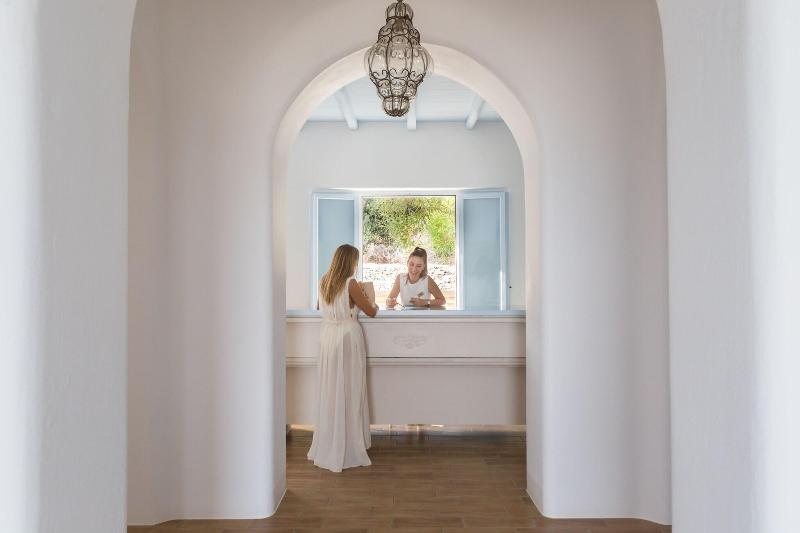 Calme Boutique Hotel - Lobi