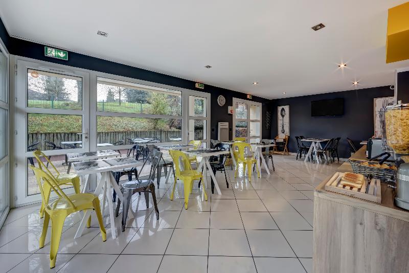 Comfort Aparthotel Divonne L'Oree du Parc - Restoran