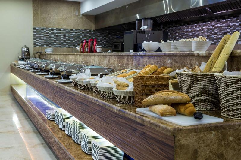 Radisson Blu Hotel, Jeddah Plaza - Restoran