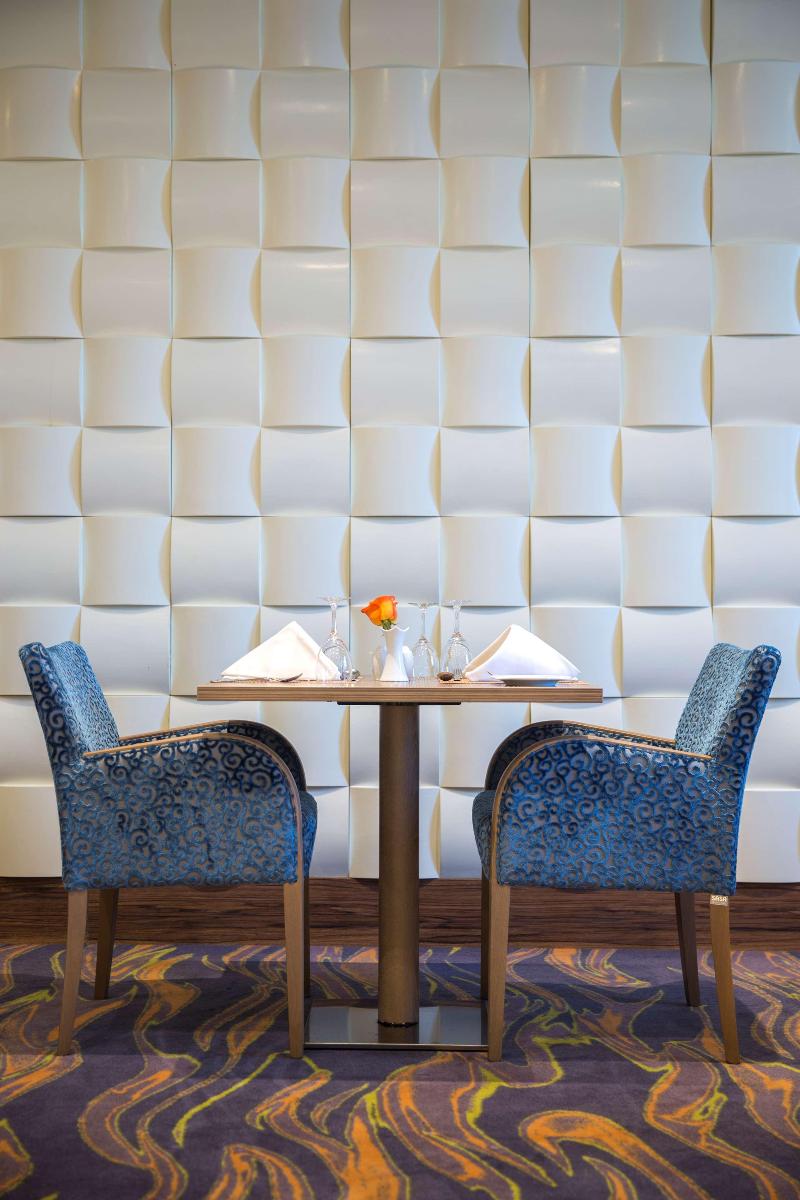Radisson Blu Hotel, Jeddah Plaza - Restoran