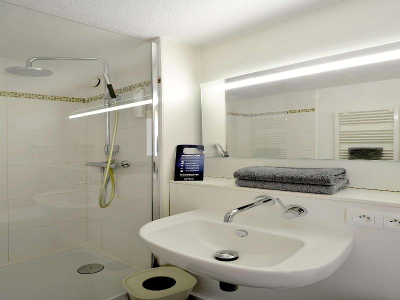HOTEL KYRIAD ANNECY NORD - EPAGNY - Oda
