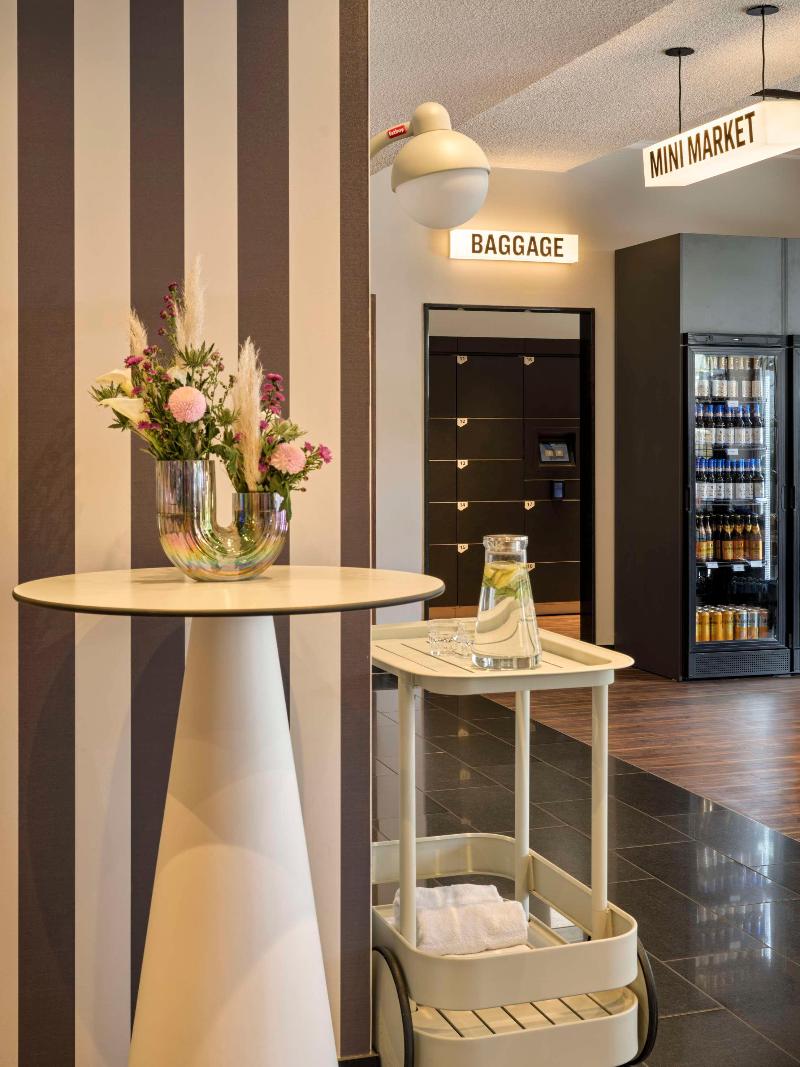 Flemings Hotel Frankfurt Main-Riverside - Lobi