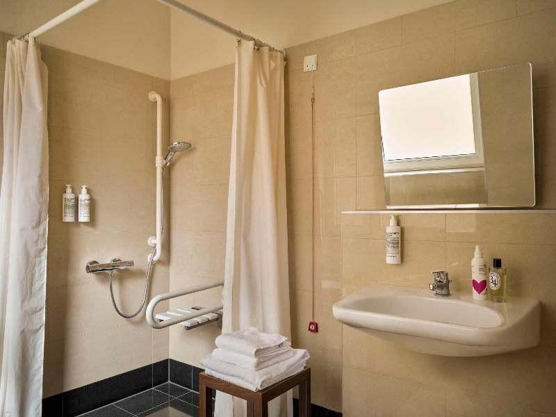 Flemings Hotel Frankfurt Main-Riverside - Oda