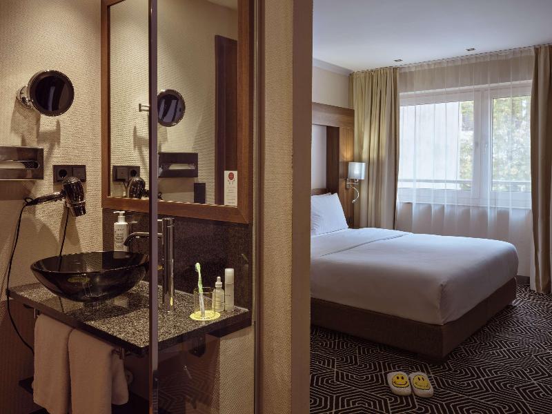 Flemings Hotel Frankfurt Main-Riverside - Oda