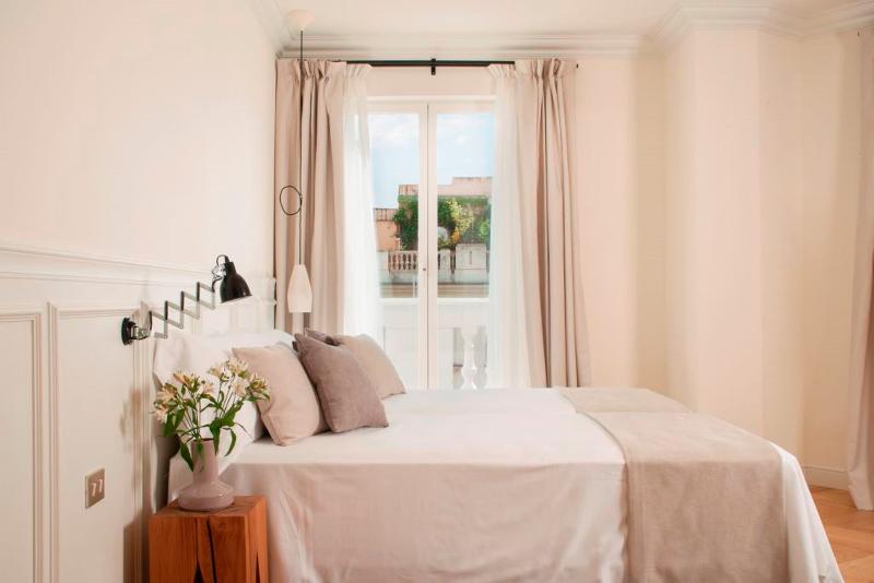 Dear Hotel Madrid - Genel