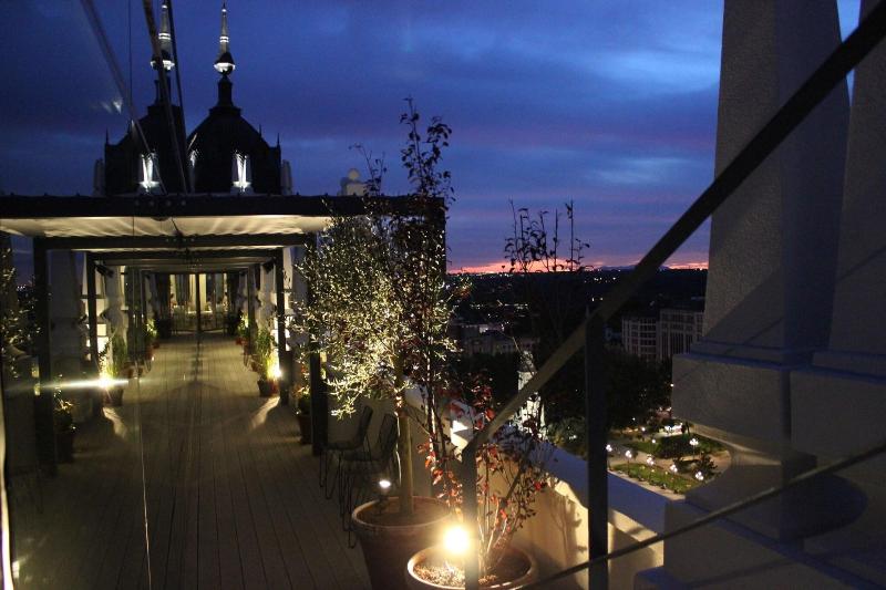Dear Hotel Madrid - Genel