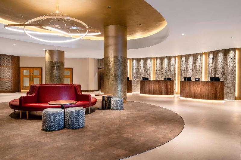 Hilton Birmingham Metropole - Lobi