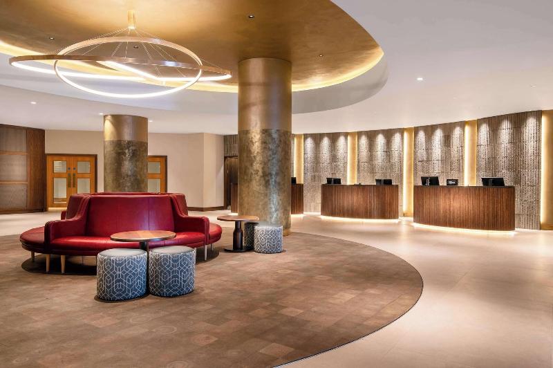 Hilton Birmingham Metropole - Lobi