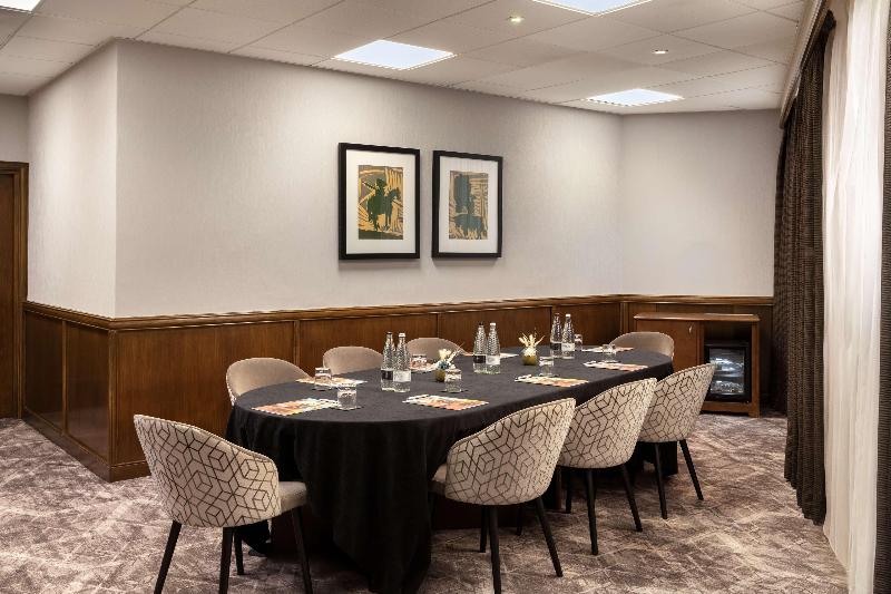 Hilton Birmingham Metropole - Genel