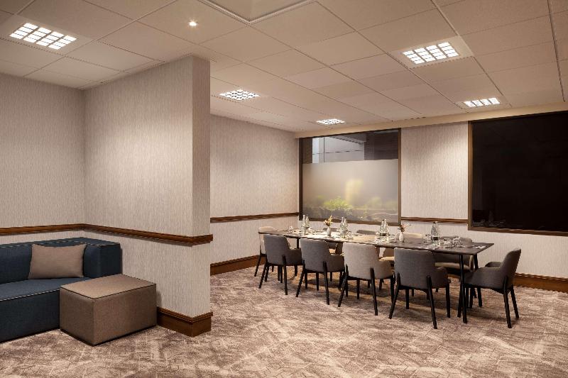 Hilton Birmingham Metropole - Genel