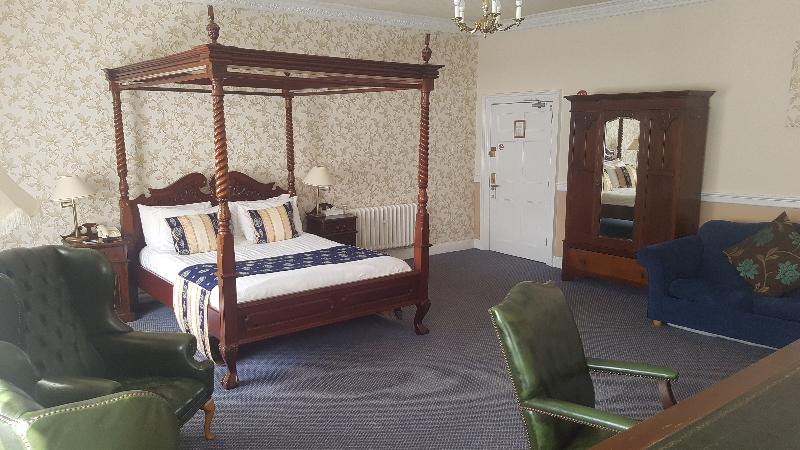 Haughton Hall - Oda