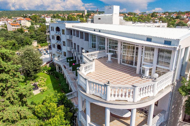 Hotel Malin - Teras