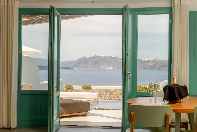 Neptune Luxury Spa Suites - Oda