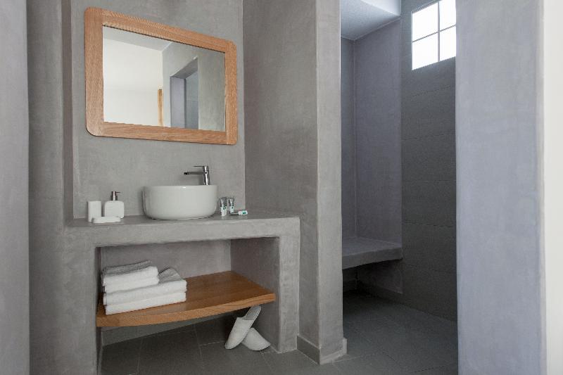 Neptune Luxury Spa Suites - Oda