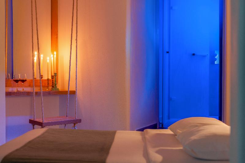Neptune Luxury Spa Suites - Oda