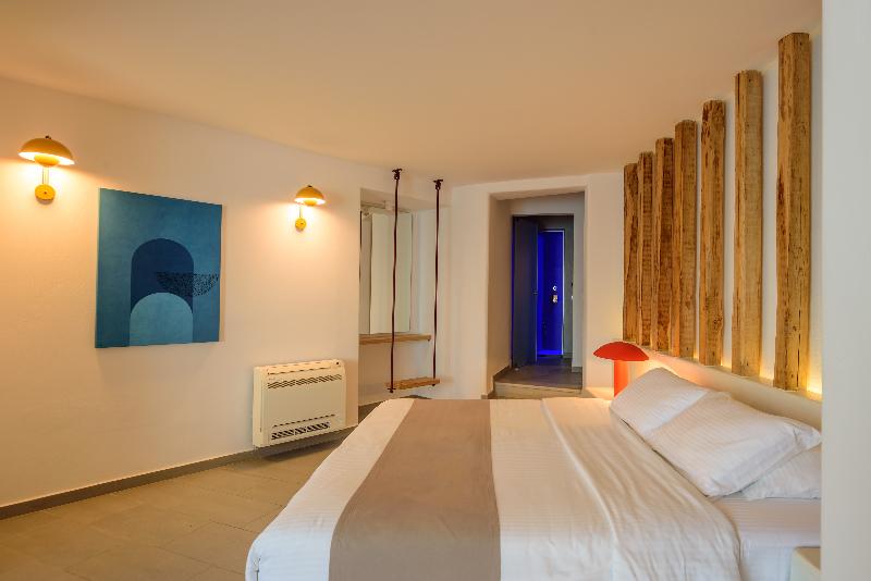 Neptune Luxury Spa Suites - Oda