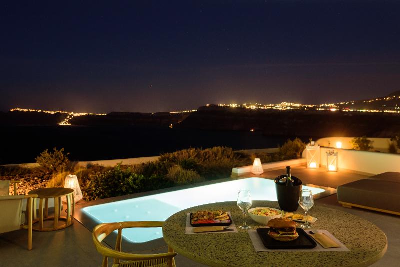 Neptune Luxury Spa Suites - Oda
