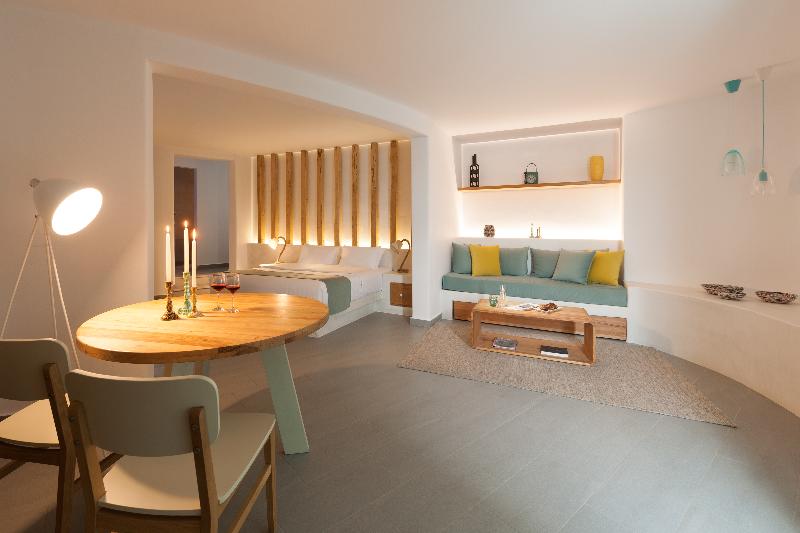 Neptune Luxury Spa Suites - Oda