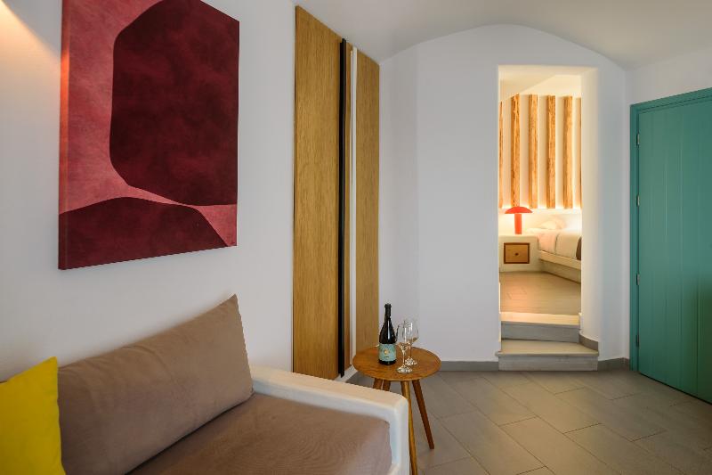 Neptune Luxury Spa Suites - Oda