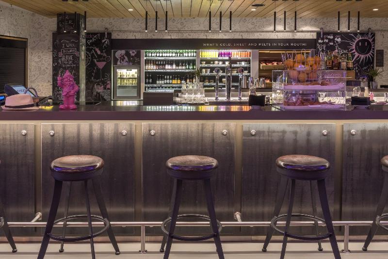 Moxy Milan Airport - Lobi