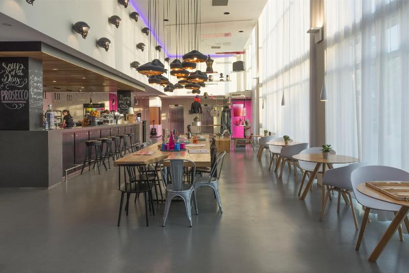 Moxy Milan Airport - Lobi
