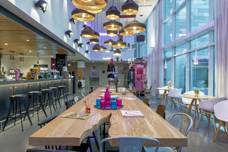 Moxy Milan Airport - Lobi