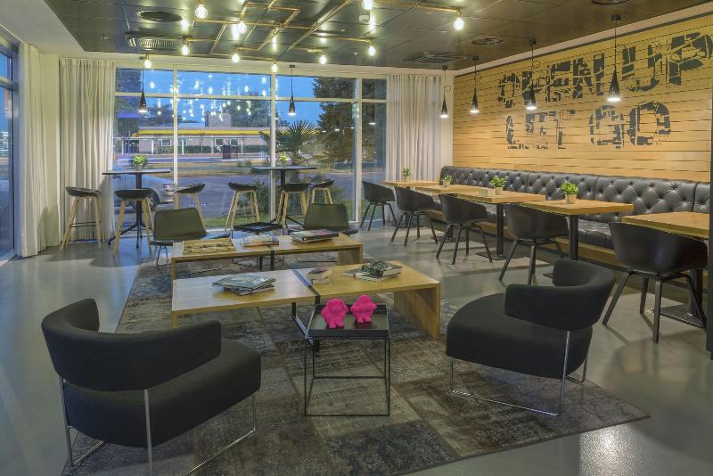 Moxy Milan Airport - Lobi
